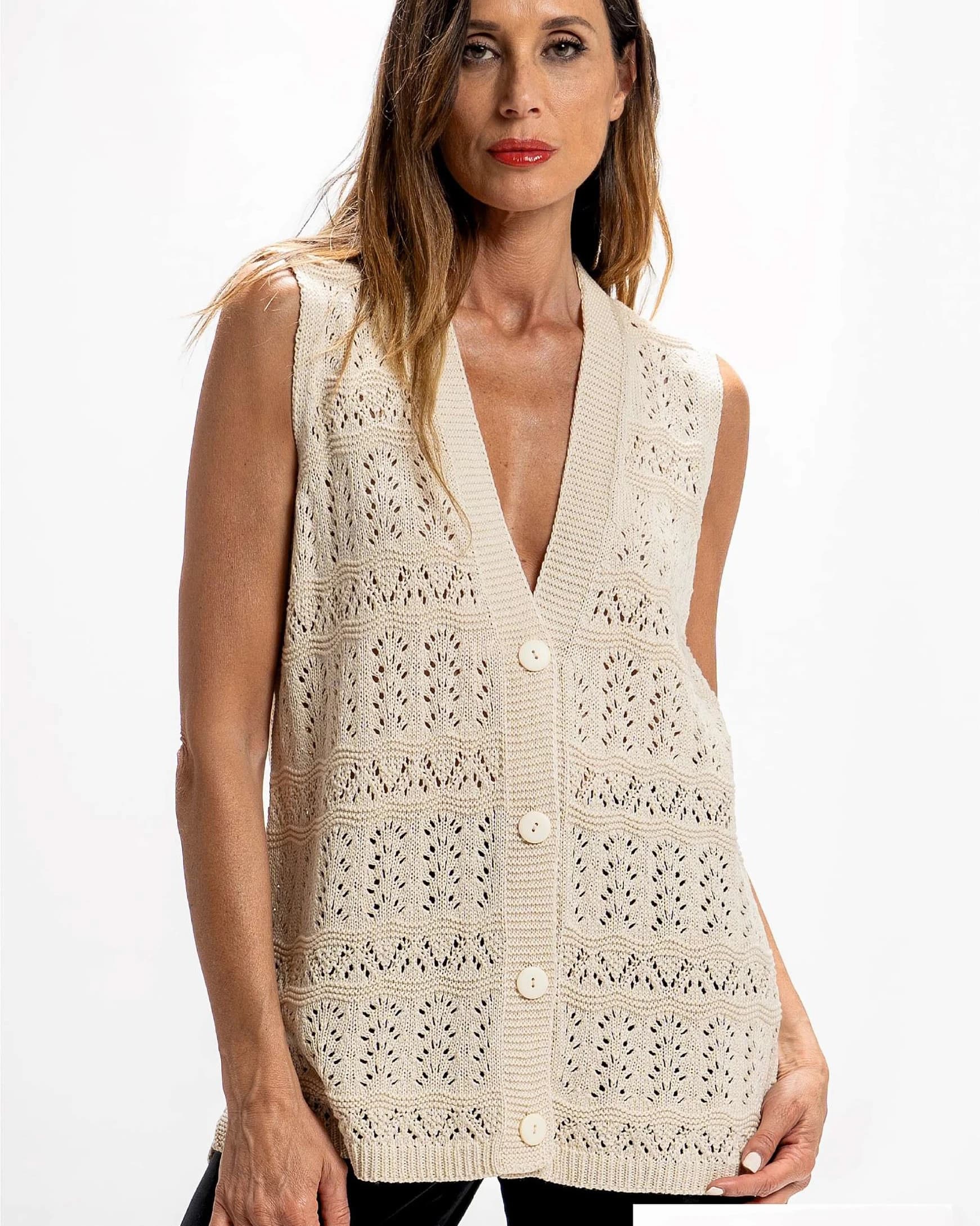 Chaleco Beige de Punto Calado "Elegancia Atemporal"